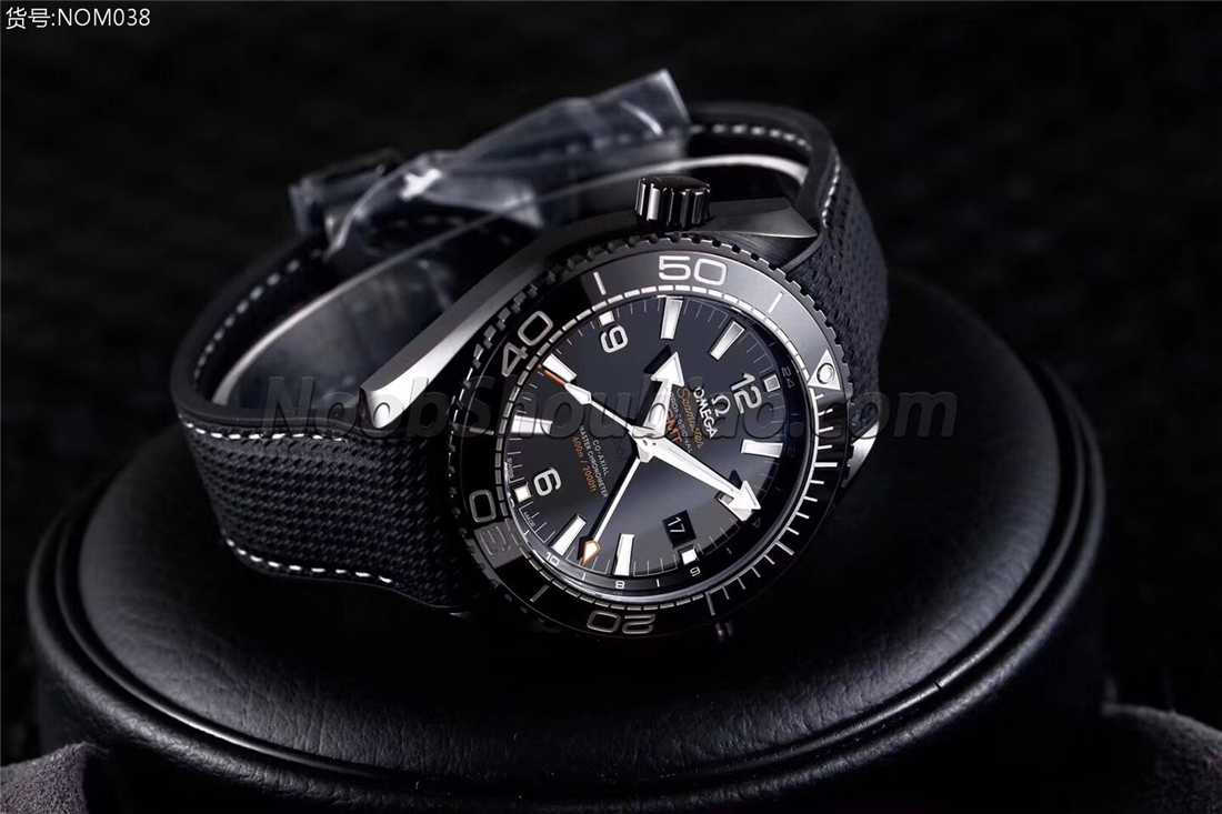 OMEGA 欧米茄 SEAMASTER 海马系列 PLANET OCEAN 海洋宇宙600米 GMT 215.92.46.22.01.001
