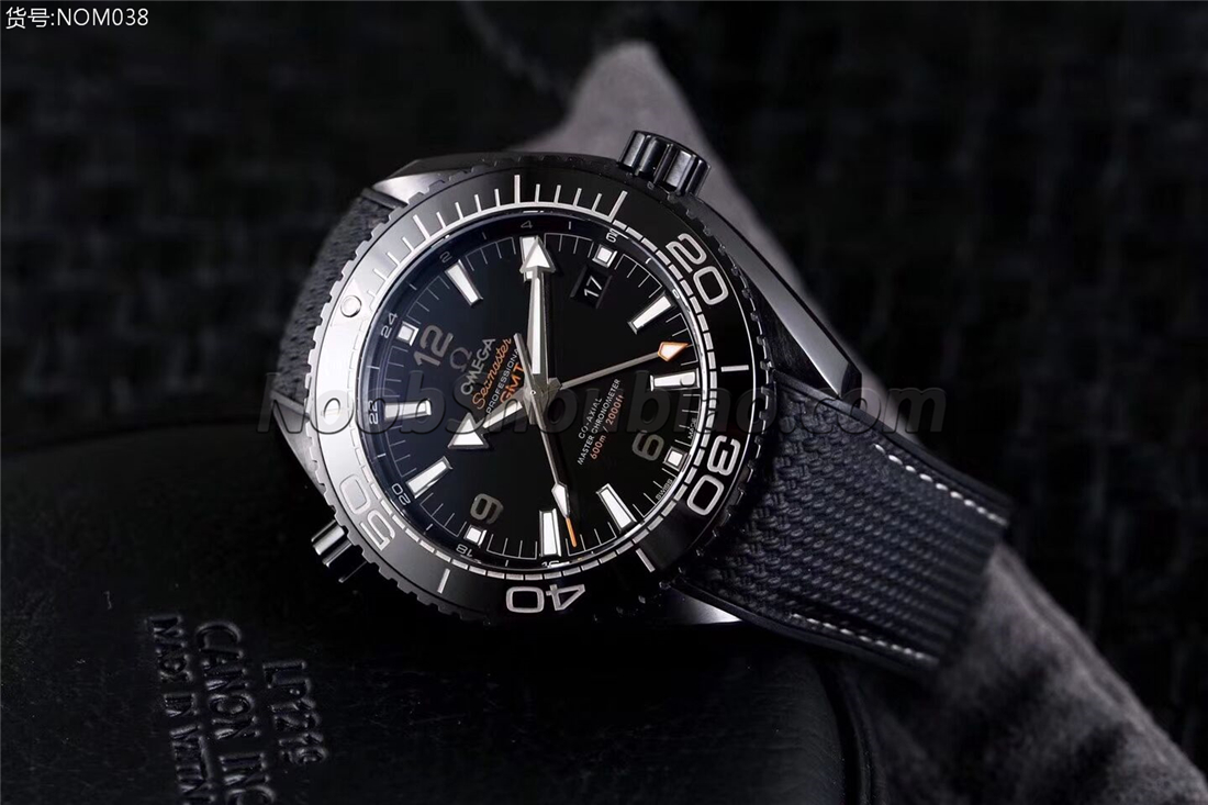 OMEGA 欧米茄 SEAMASTER 海马系列 PLANET OCEAN 海洋宇宙600米 GMT 215.92.46.22.01.001