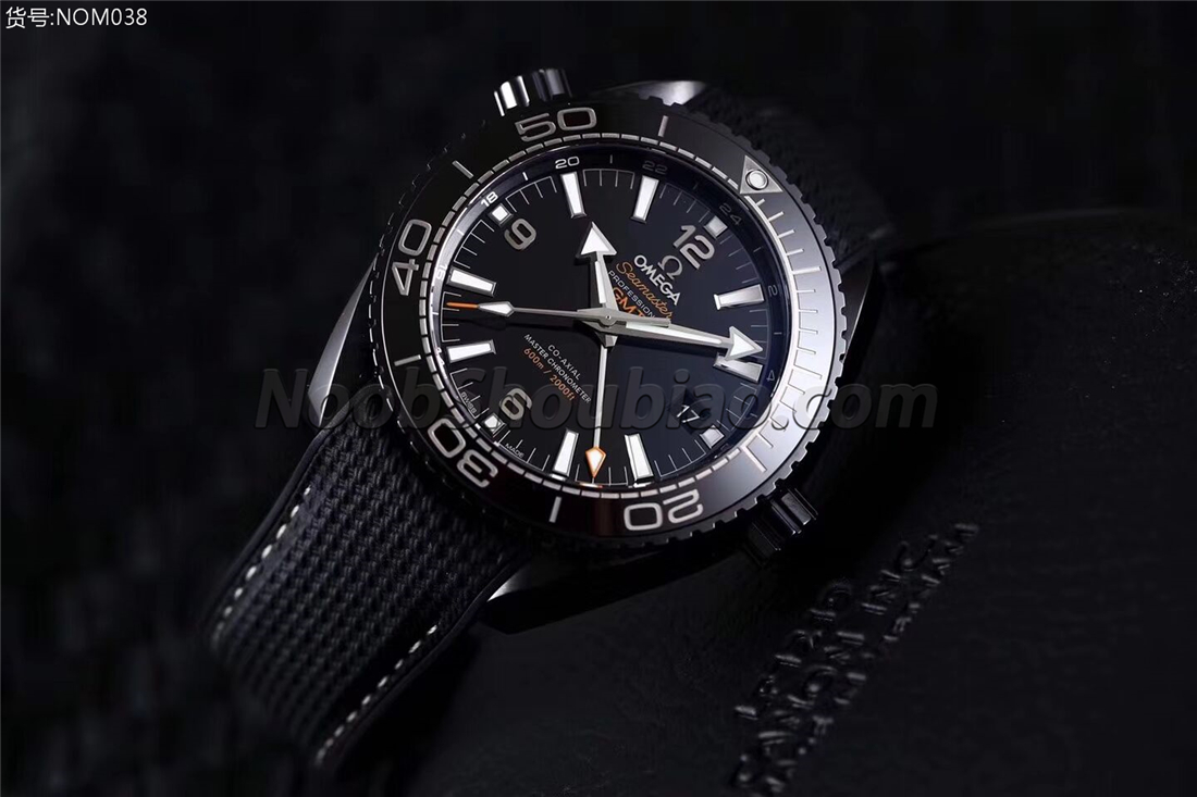 OMEGA 欧米茄 SEAMASTER 海马系列 PLANET OCEAN 海洋宇宙600米 GMT 215.92.46.22.01.001