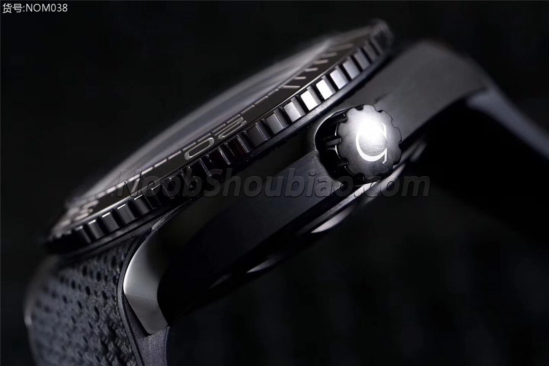 OMEGA 欧米茄 SEAMASTER 海马系列 PLANET OCEAN 海洋宇宙600米 GMT 215.92.46.22.01.001