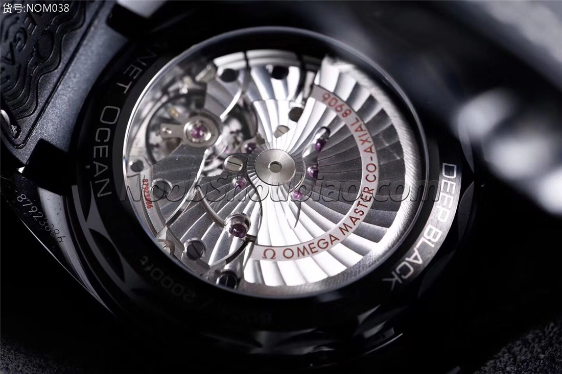OMEGA 欧米茄 SEAMASTER 海马系列 PLANET OCEAN 海洋宇宙600米 GMT 215.92.46.22.01.001