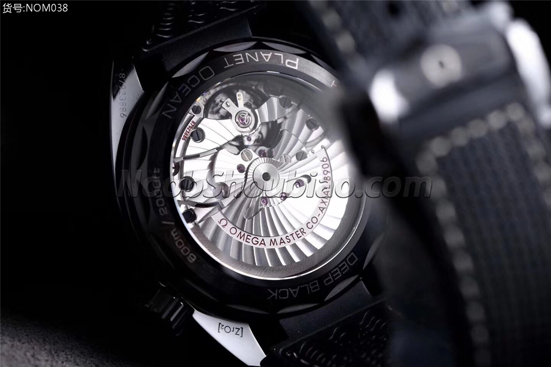 OMEGA 欧米茄 SEAMASTER 海马系列 PLANET OCEAN 海洋宇宙600米 GMT 215.92.46.22.01.001