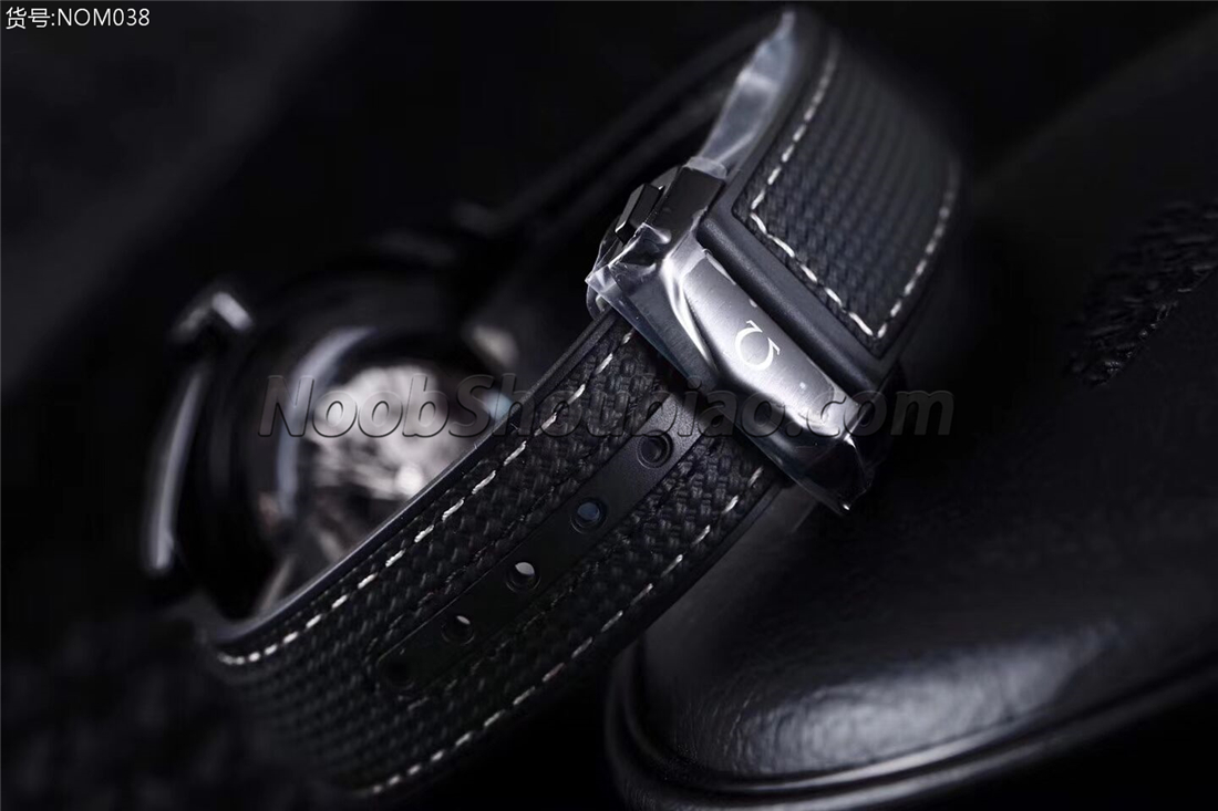 OMEGA 欧米茄 SEAMASTER 海马系列 PLANET OCEAN 海洋宇宙600米 GMT 215.92.46.22.01.001