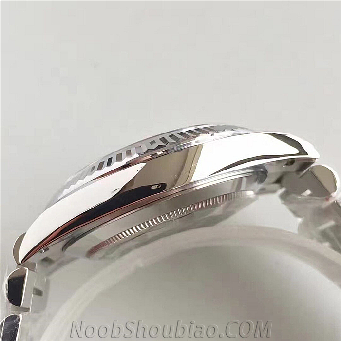 劳力士 星期日历型 M228239-0033