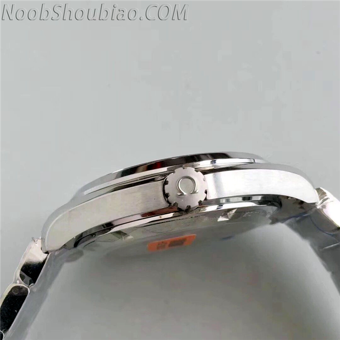 Omega 欧米茄 Seamaster 海马系列 Aqua Terra > 15,000 GAUSS 高斯腕表 231.10.42.21.01.002