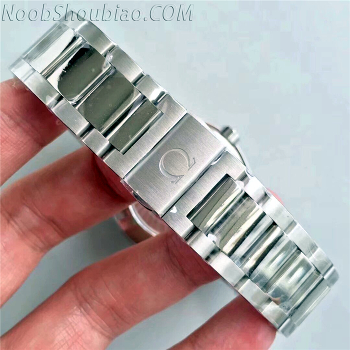 Omega 欧米茄 Seamaster 海马系列 Aqua Terra > 15,000 GAUSS 高斯腕表 231.10.42.21.01.002