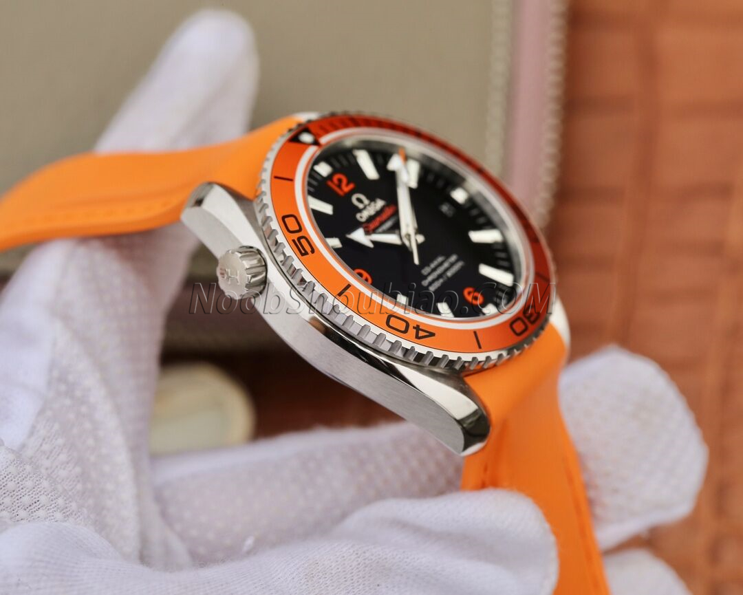 欧米茄 OMEGA 海马系列 SEAMASTER 海洋宇宙 PLANET OCEAN 232.32.42.21.01.001