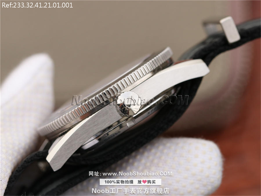 Omega 欧米茄 seamaster 海马 233.32.41.21.01.001 “幽灵党” 007限量版腕表