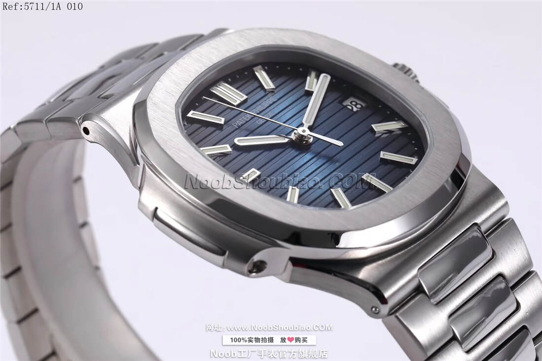 复刻名表PATEK PHILIPPE 百达翡丽 Nautilus系列 5711/1A-010