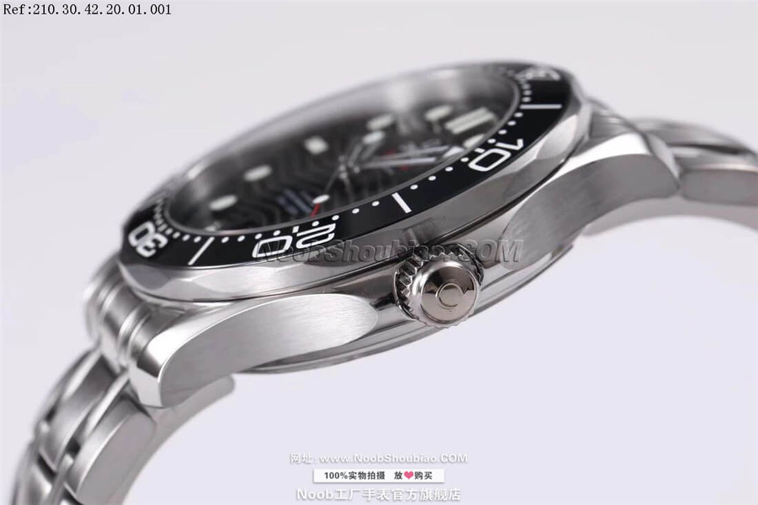 Omega 欧米茄 Seamaster 海马系列 Diver 300m 300米潜水表 同轴•至臻天文台 210.30.42.20.01.001