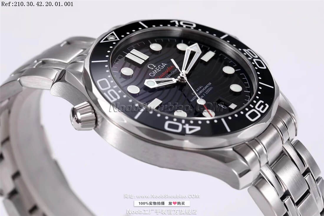 Omega 欧米茄 Seamaster 海马系列 Diver 300m 300米潜水表 同轴•至臻天文台 210.30.42.20.01.001