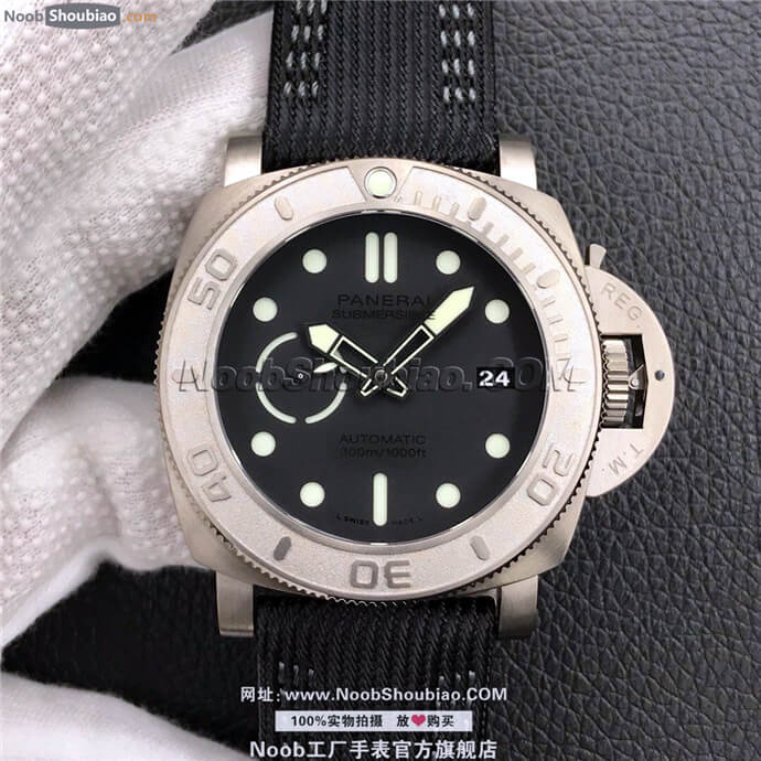 沛纳海手表 SUBMERSIBLE 潜行系列 PAM00984