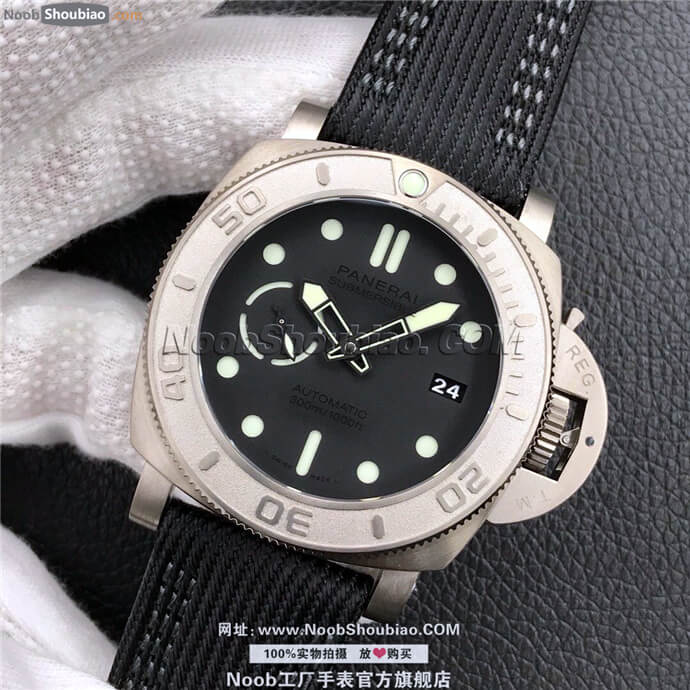沛纳海手表 SUBMERSIBLE 潜行系列 PAM00984