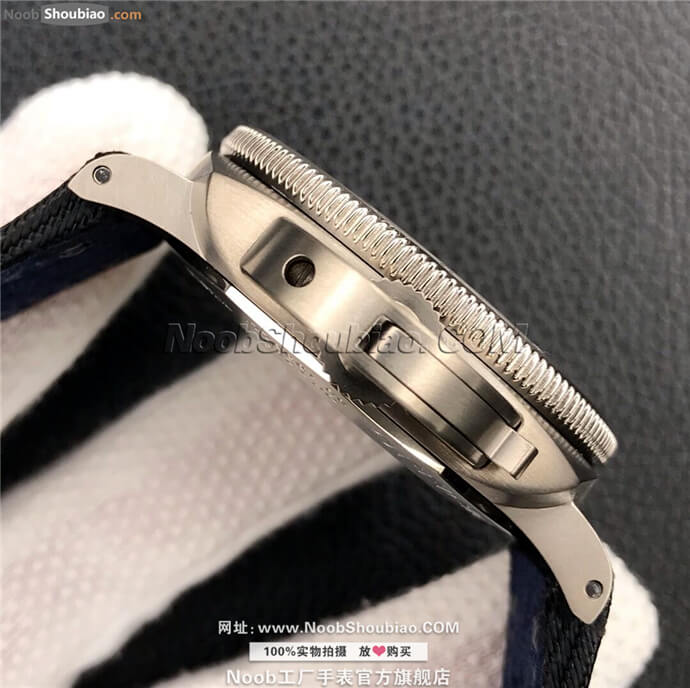 沛纳海手表 SUBMERSIBLE 潜行系列 PAM00984