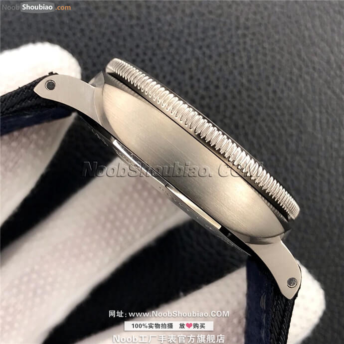 沛纳海手表 SUBMERSIBLE 潜行系列 PAM00984
