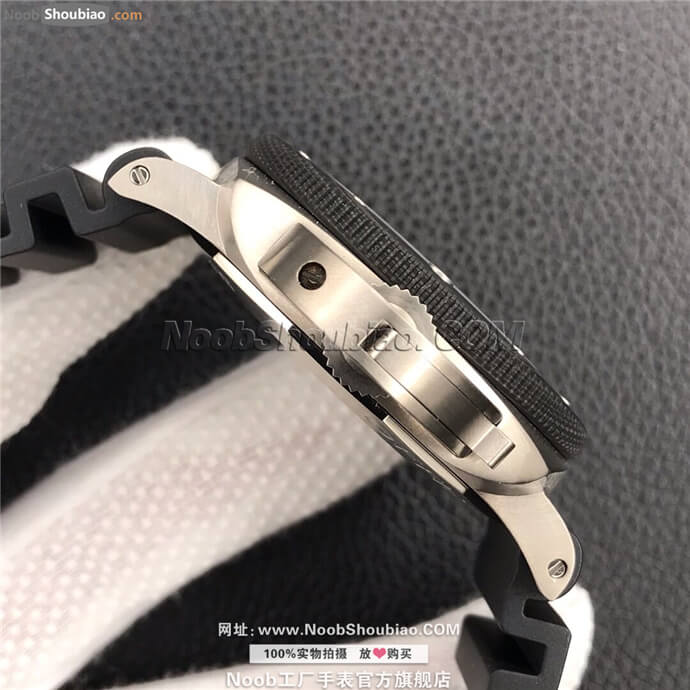 沛纳海手表 SUBMERSIBLE 潜行系列 PAM00799