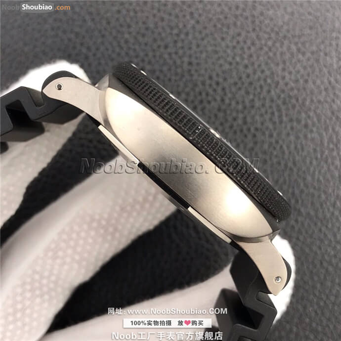 沛纳海手表 SUBMERSIBLE 潜行系列 PAM00799