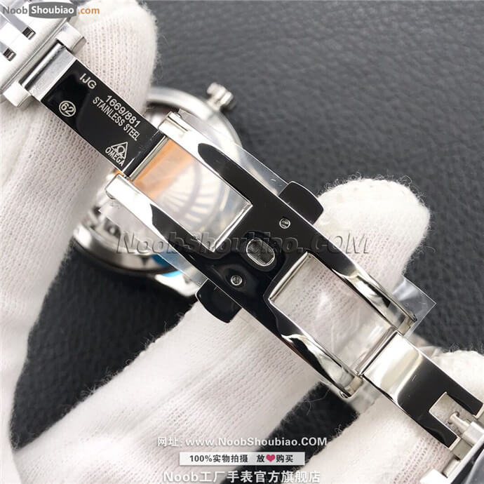  Omega 欧米茄 De Ville 碟飞系列 HOUR VISION腕表 431.10.41.22.01.001
