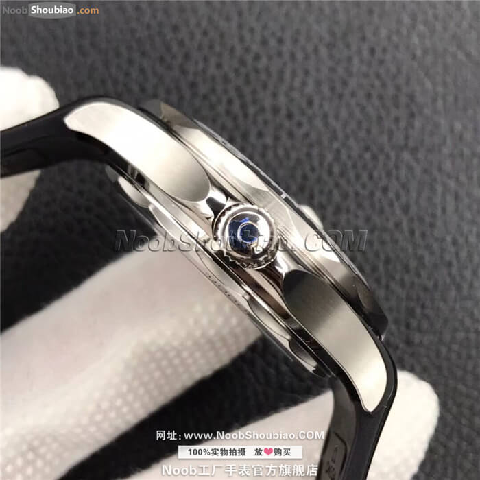 Omega 欧米茄 Seamaster 海马系列 Diver 300m 300米潜水表 同轴•至臻天文台 210.32.42.20.01.001
