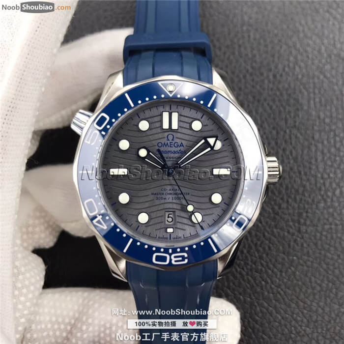 Omega 欧米茄 Seamaster 海马系列 Diver 300m 300米潜水表 同轴•至臻天文台 210.32.42.20.06.001