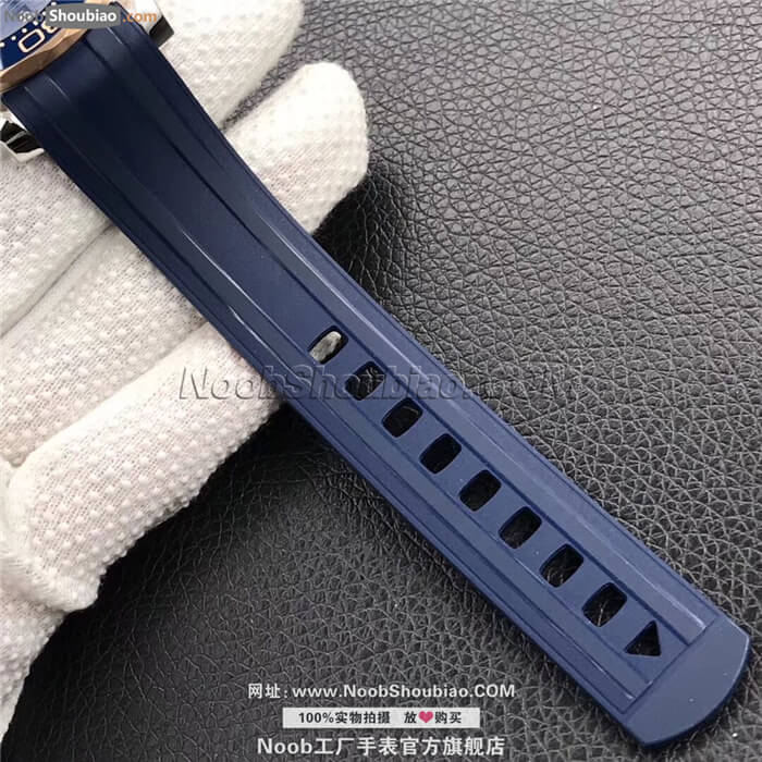 欧米茄手表 海马系列 300米潜水表系列 210.22.42.20.03.002