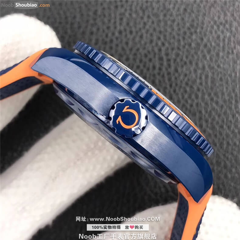 欧米茄手表 海马系列 GMT同轴至臻天文台表45.5毫米系列 215.92.46.22.03.001