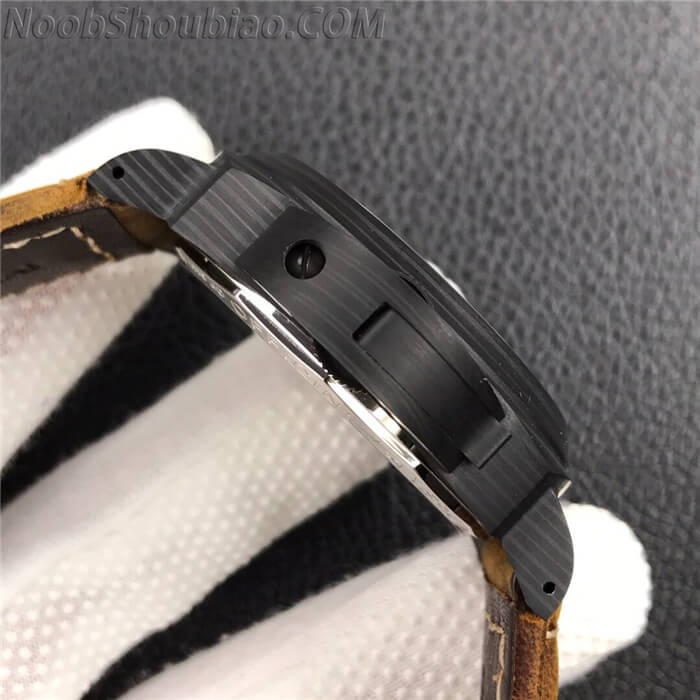 沛纳海 PAM360 