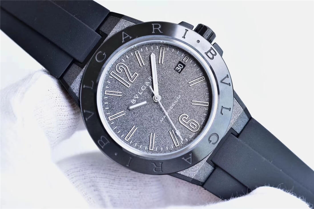 BVLGARI 宝格丽 Diagono Magnesium 系列 102307 DG41C14SMCVD
