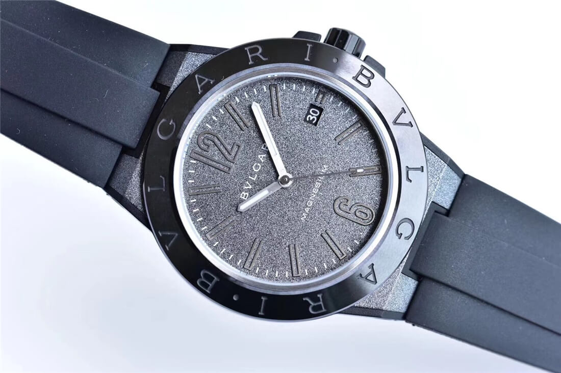 BVLGARI 宝格丽 Diagono Magnesium 系列 102307 DG41C14SMCVD