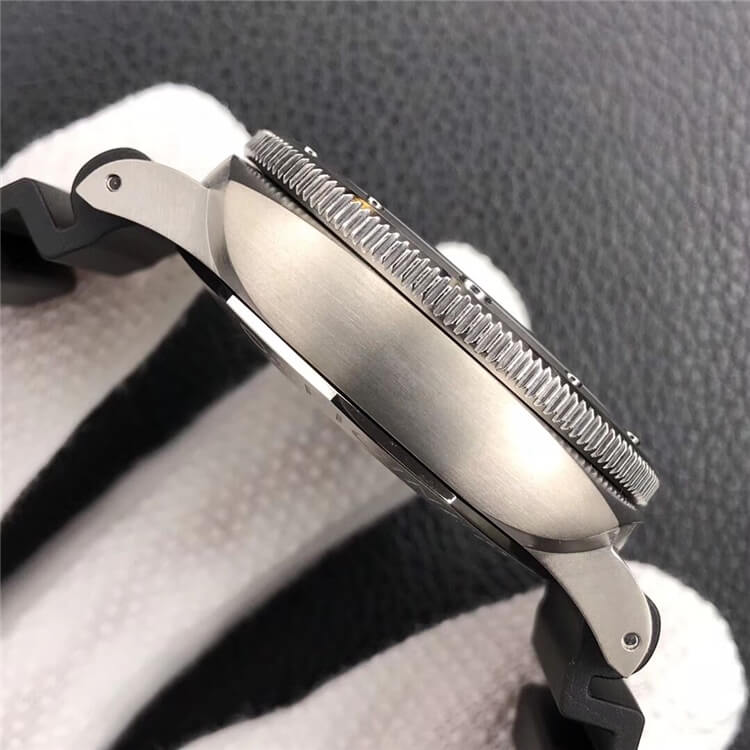 沛纳海 SUBMERSIBLE 潜行系列 PAM00692
