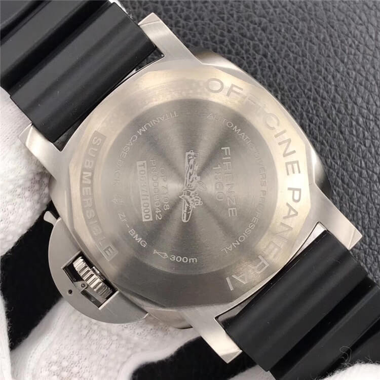 沛纳海 SUBMERSIBLE 潜行系列 PAM00692