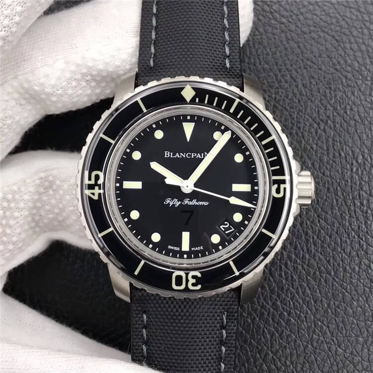 宝珀 五十噚系列 NAGEURS DE COMBAT AUTOMATIQUE系列 5015E-1130-B52A