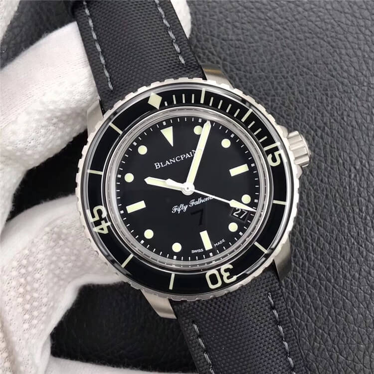 宝珀 五十噚系列 NAGEURS DE COMBAT AUTOMATIQUE系列 5015E-1130-B52A
