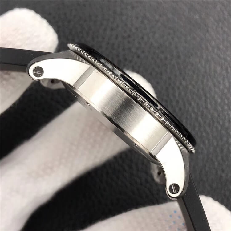 卡地亚 CALIBRE DE CARTIER DIVER系列 W7100056