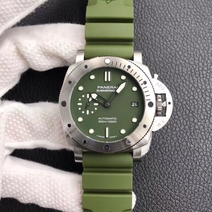 沛纳海 SUBMERSIBLE 潜行系列 PAM01055