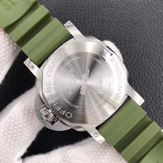 沛纳海 SUBMERSIBLE 潜行系列 PAM01055
