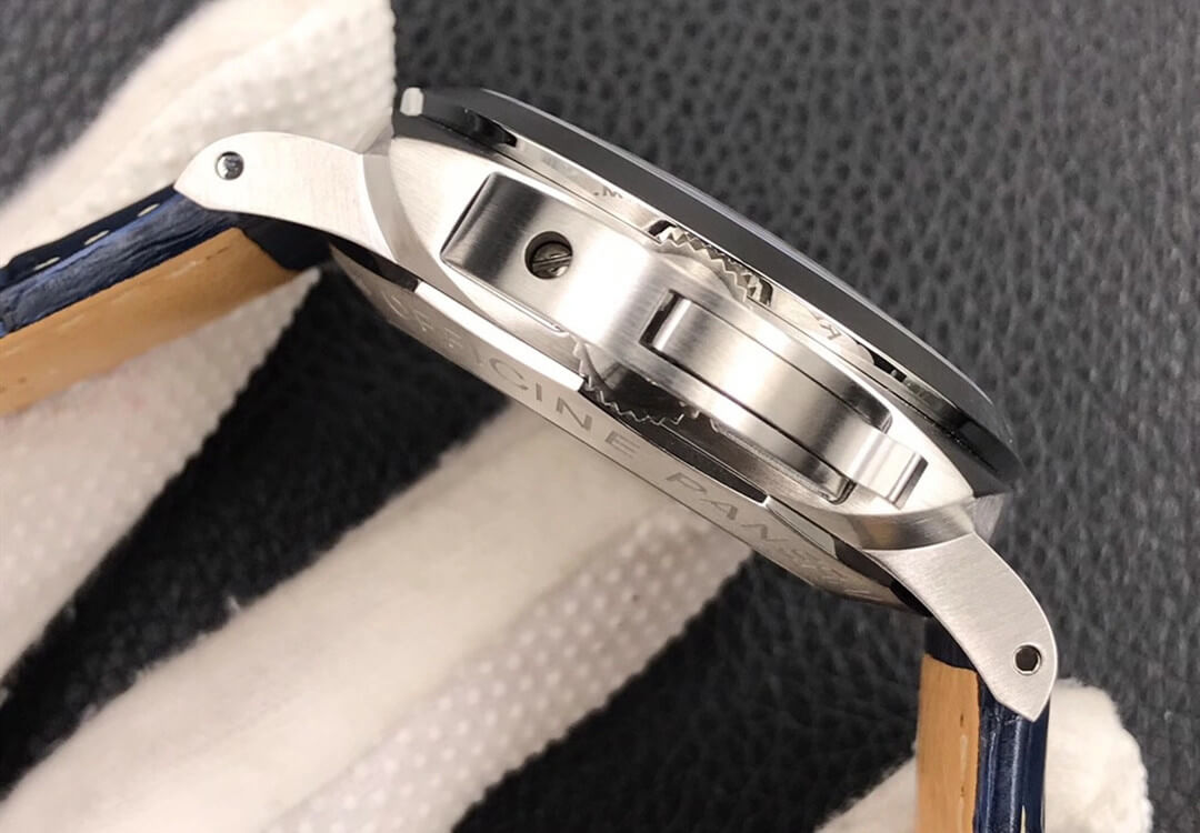 沛纳海 LUMINOR系列 PAM01033