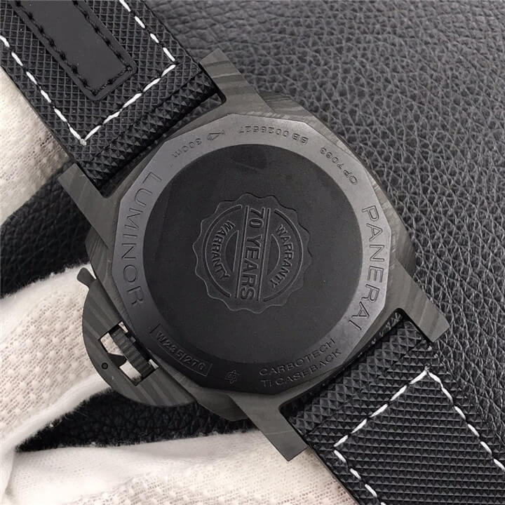 沛纳海 Panerai LUMINOR 庐米诺 MARINA CARBOTECH PAM01118