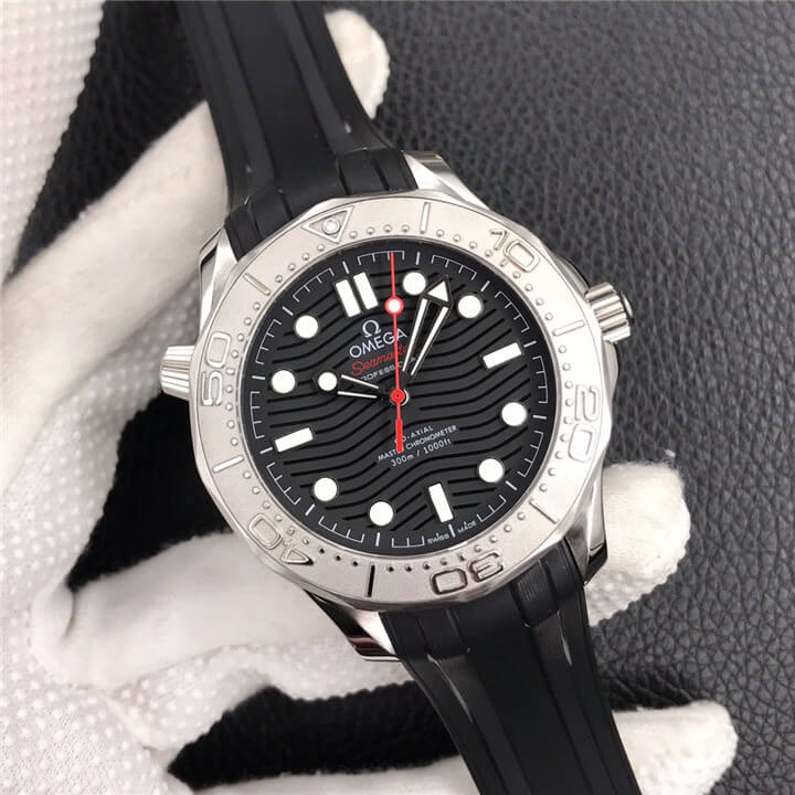 欧米茄 海马系列 300米潜水表系列 210.32.42.20.01.002(Nekton版腕表)