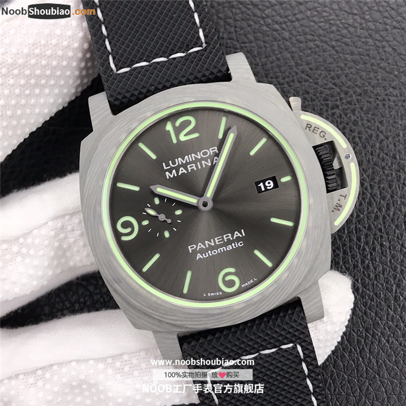 沛纳海 Panerai LUMINOR 庐米诺 MARINA CARBOTECH PAM01119 PAM1119