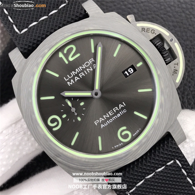 沛纳海 Panerai LUMINOR 庐米诺 MARINA CARBOTECH PAM01119 PAM1119